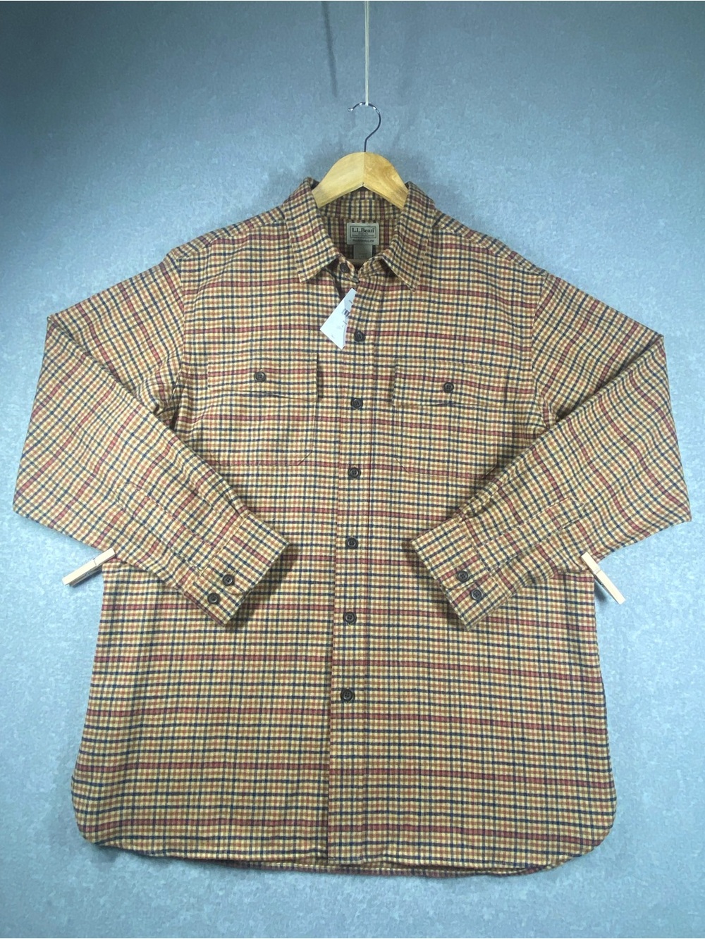 L.L. Bean Traditional Fit Flannel Men's Plaid Shirt L REG Plaid Tan Red NWT